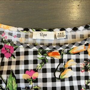 Ripe Black and White Floral Check top